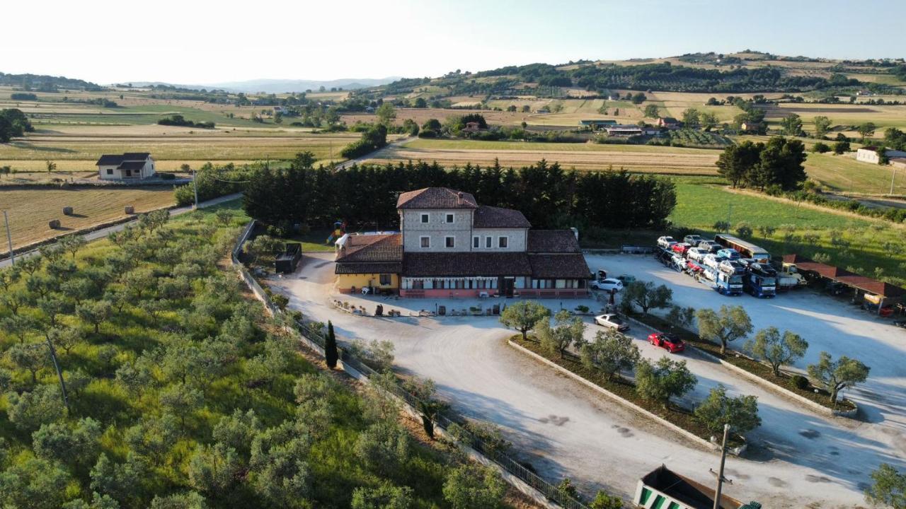 Agriturismo La Vecchia Cascina Di Paolo & Belinda Villa Pietrelcina Exterior photo