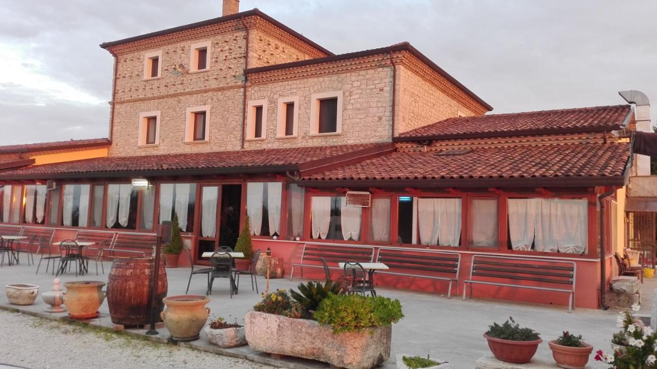 Agriturismo La Vecchia Cascina Di Paolo & Belinda Villa Pietrelcina Exterior photo